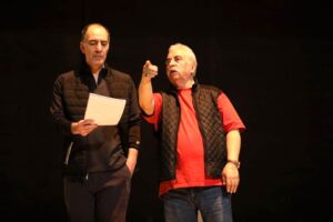 باید با هنر تئاتر قبل از هر چیز به فرهنگ ایرانی پرداخت