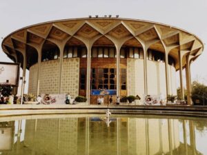 نگاهی گذرا به تئاتر ایران